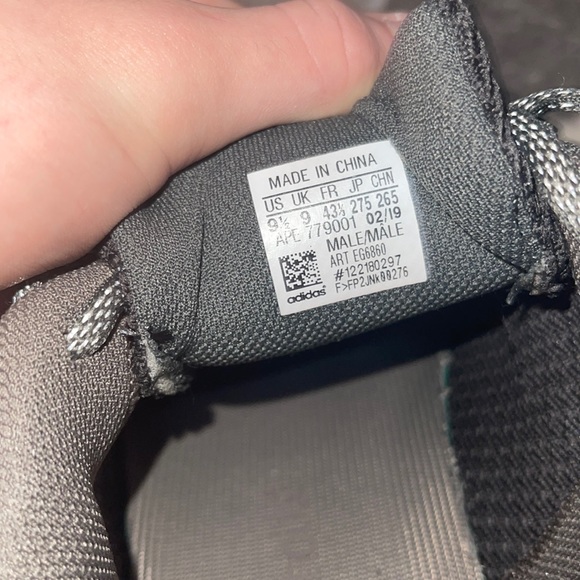 Authentic: Yeezy 700v2 Geode - Picture 4 of 4
